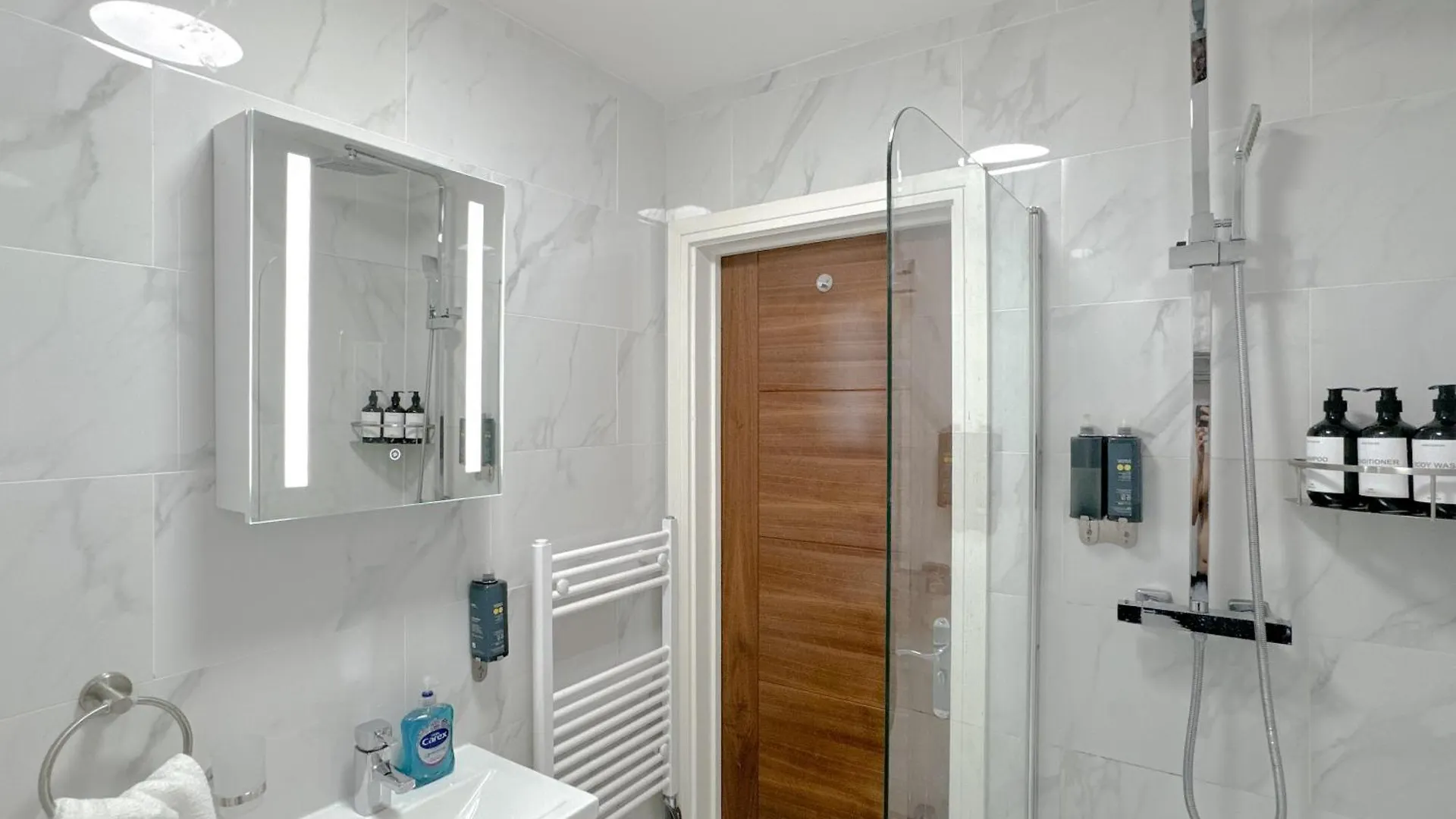 Central & Modern 2 Bedroom City Apartment كارديف المملكة المتحدة