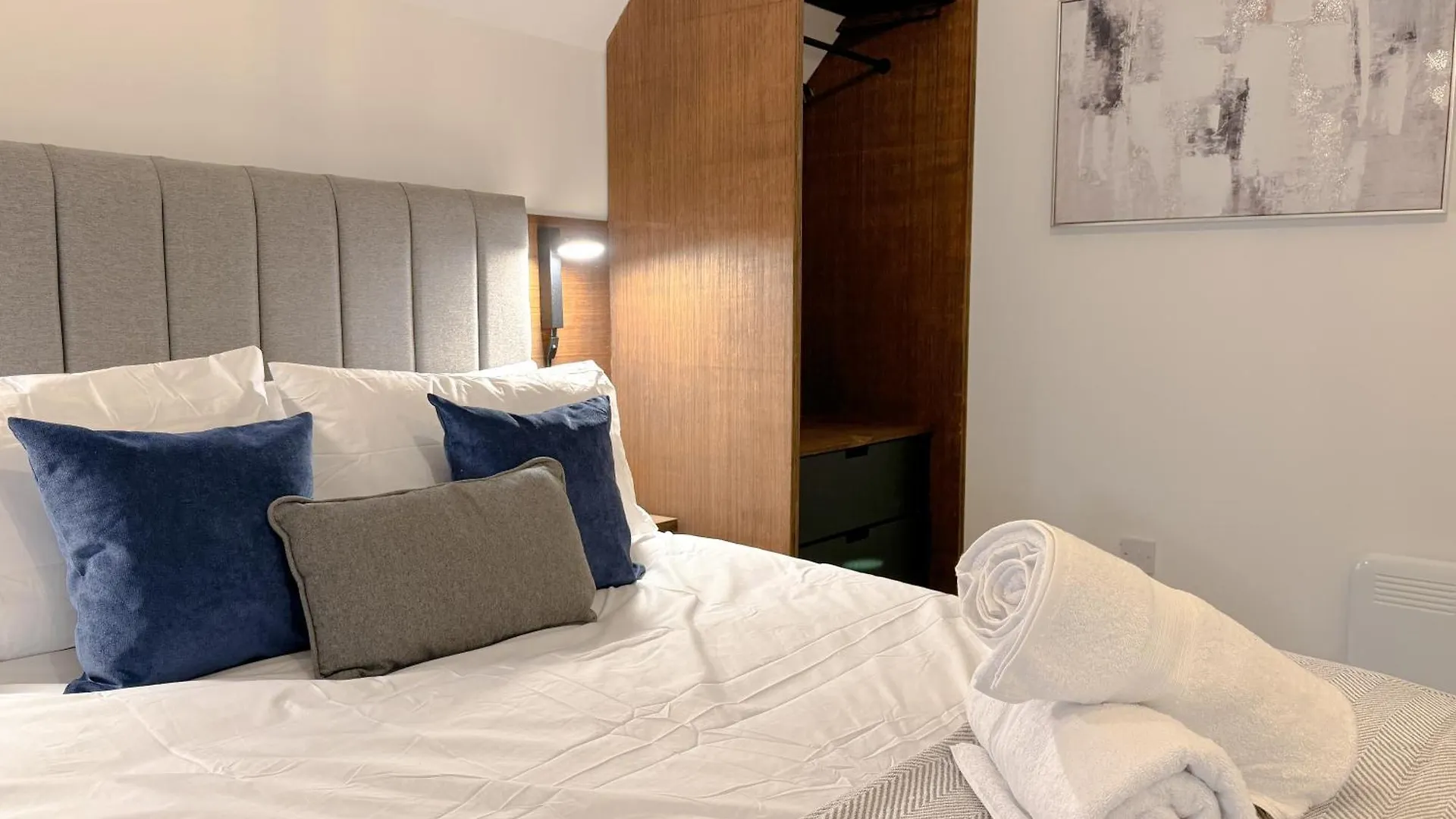 Central & Modern 2 Bedroom City Apartment كارديف