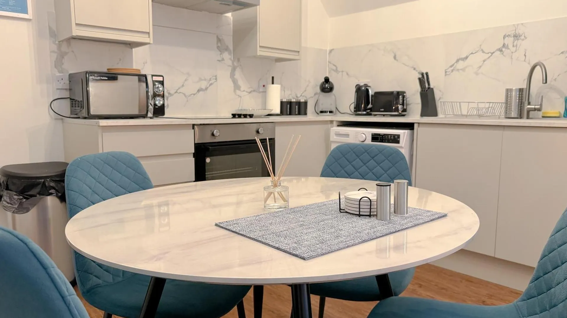 Central & Modern 2 Bedroom City Apartment كارديف
