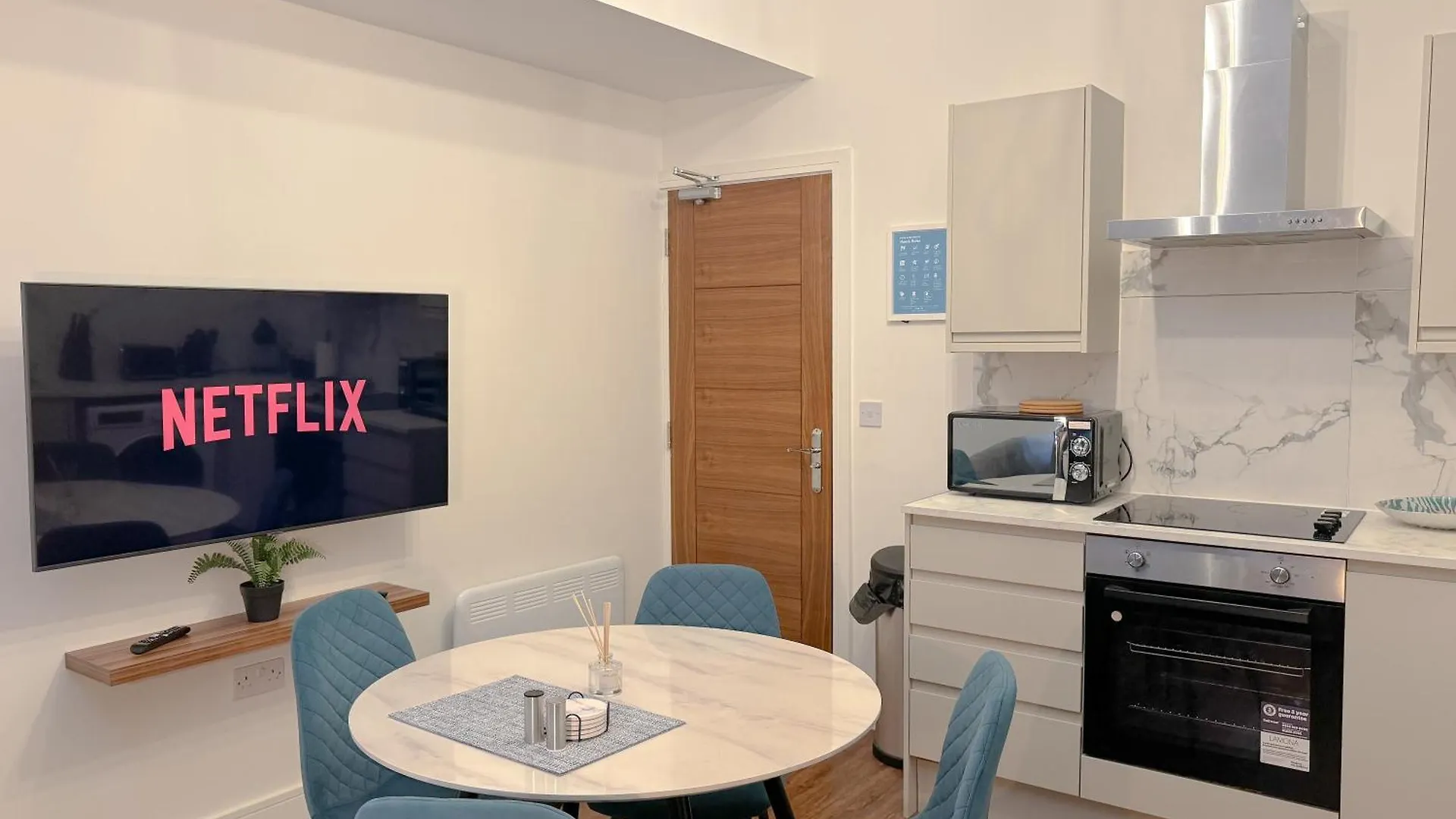 Central & Modern 2 Bedroom City Apartment 卡迪夫