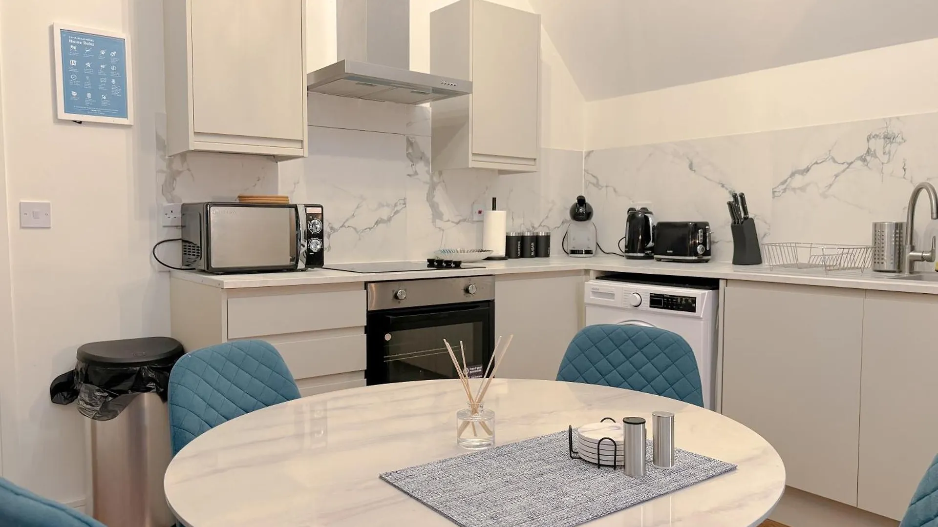 Central & Modern 2 Bedroom City Apartment 卡迪夫